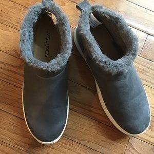 J Slides Nia in dark grey leather fur trim size 6.5